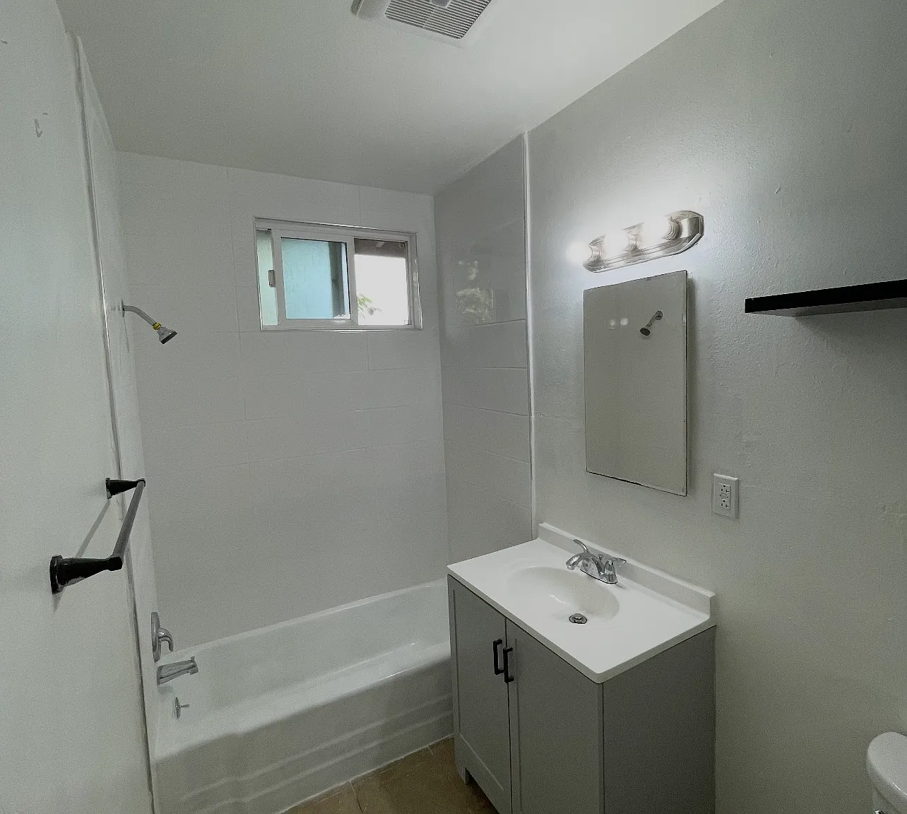 469 Pear St — Photo 4