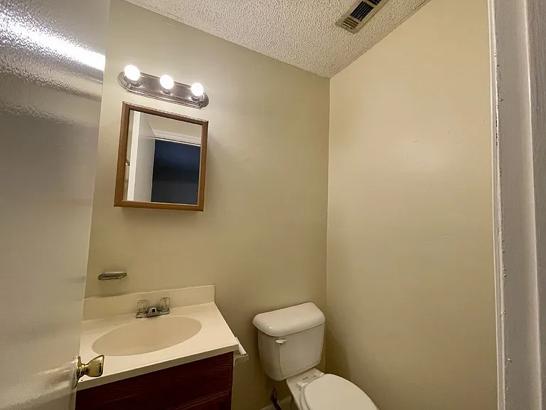 115 Hardwick Rd — Photo 9