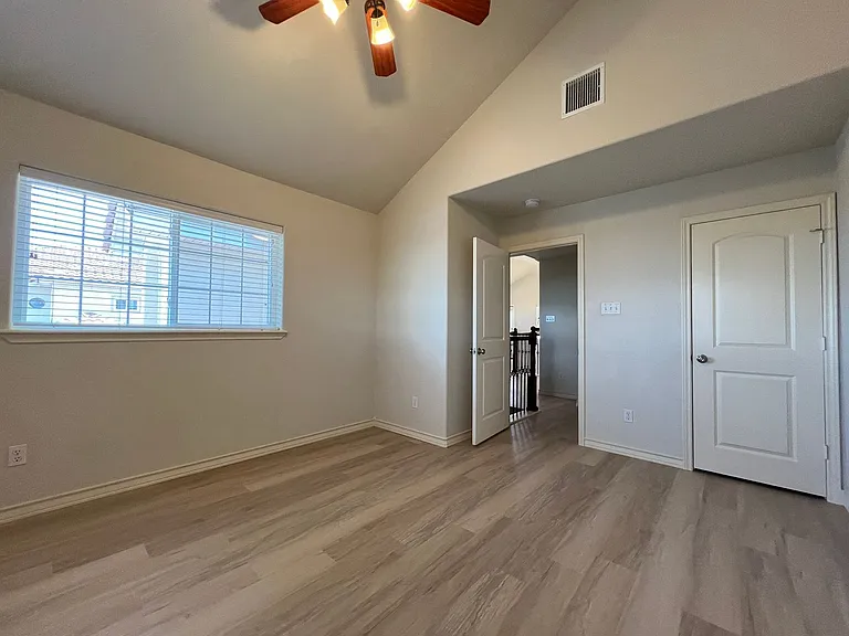 14813 Leeward Dr #404 — Photo 21