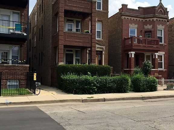 3rd image of 845 N Rockwell St #3R