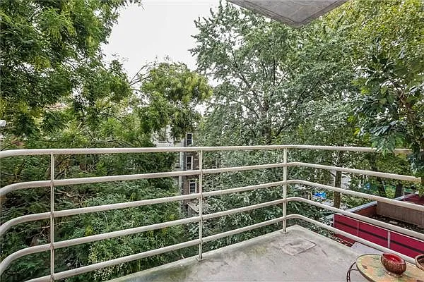 Sold by Avenue Sotheby's International Realty | media 10