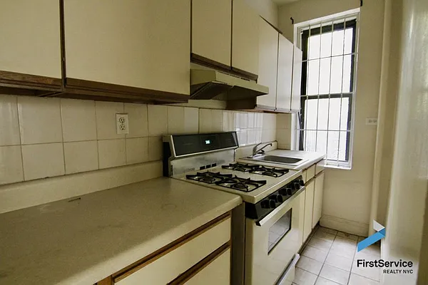 Rented by FirstService Realty (legacy) | media 4