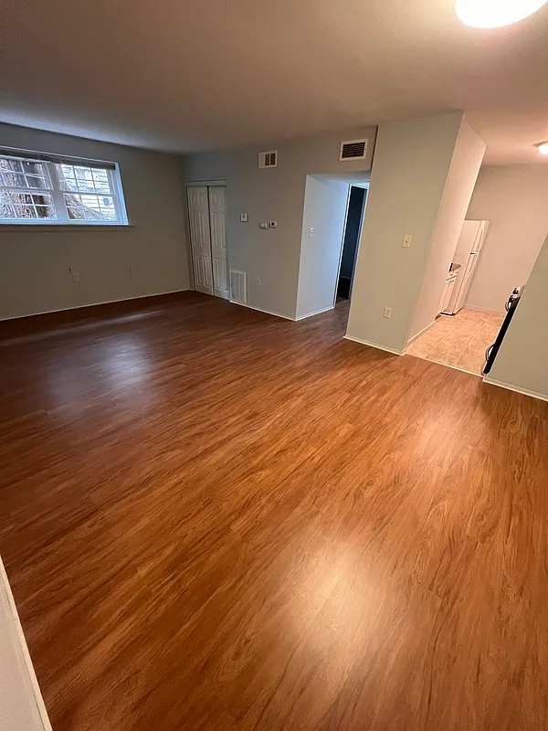 2 bed, 1.0 bath, 850 sqft, $995 — Photo 1