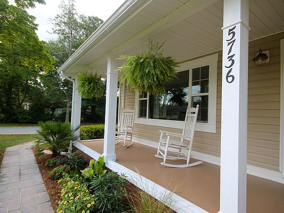 3rd image of 5736 Verbenia Dr