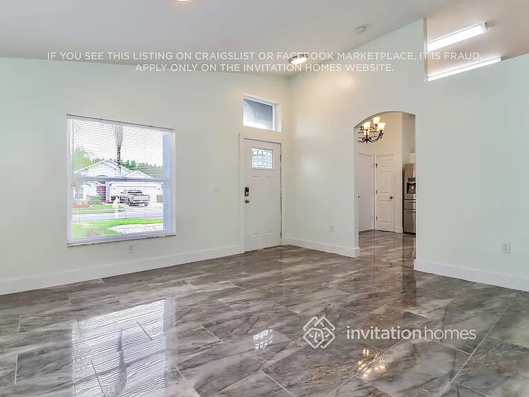 30725 Wrencrest Dr — Photo 2