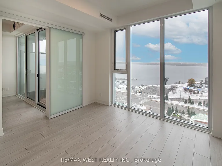 39 Mary St #1210 — Photo 10