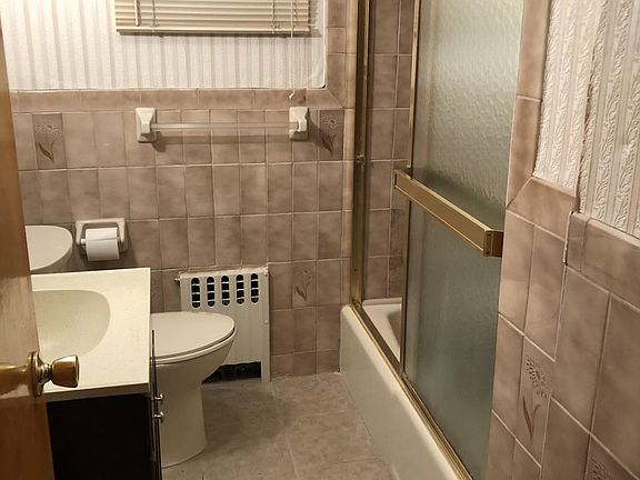 1st FlrTenant Washer & Dryer in basement 