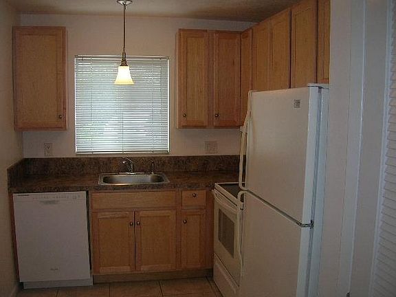 5th image of 10 Garden St APT 107S