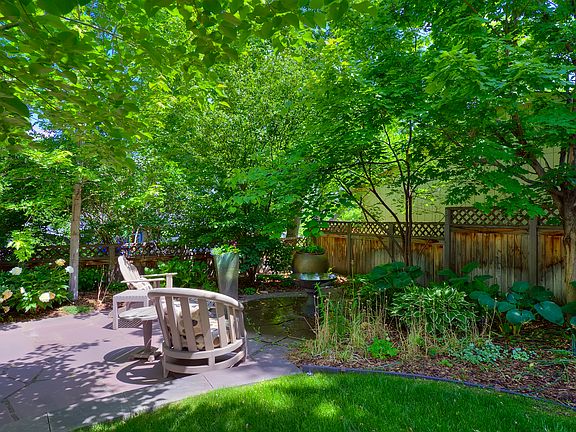 Extensive landscaping