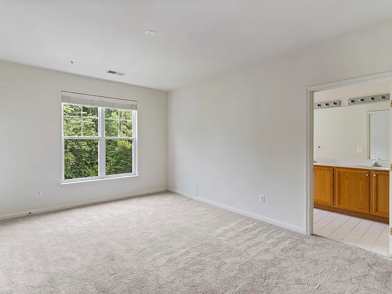 1021 Leeward Way #1021 — Photo 10