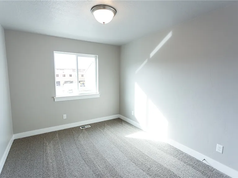 1727 E Talon Way — Photo 19