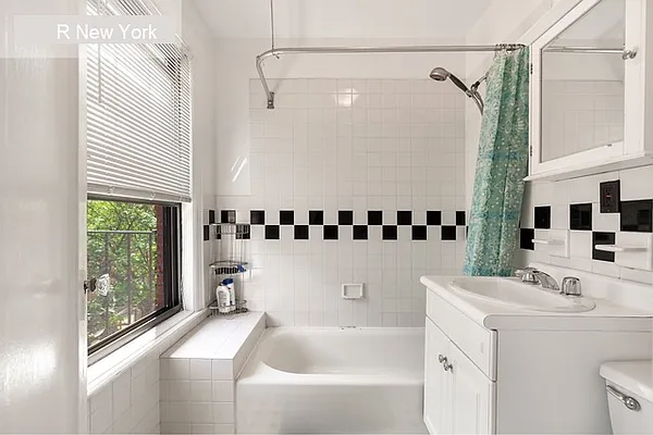 Rented by R New York | media 4