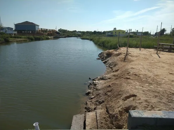 0 Bayou Ln, Hitchcock, TX 77563