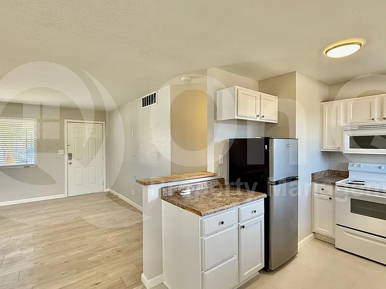 4401 N 12th St #204 — Photo 10