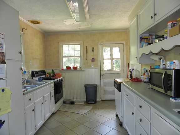 3rd image of 174 Delmar Dr