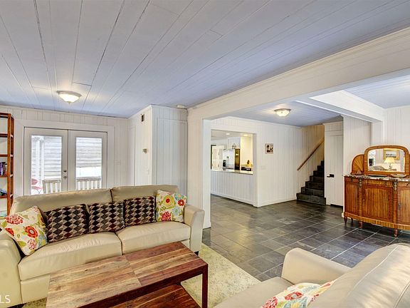 5th image of 1705 Dixon Ln