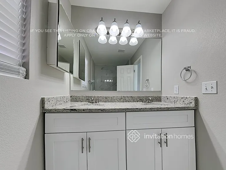 5546 Cassina Dr — Photo 16