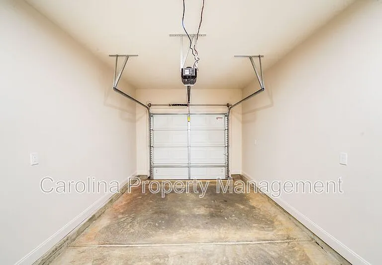 645 Brookwood St #B — Photo 31