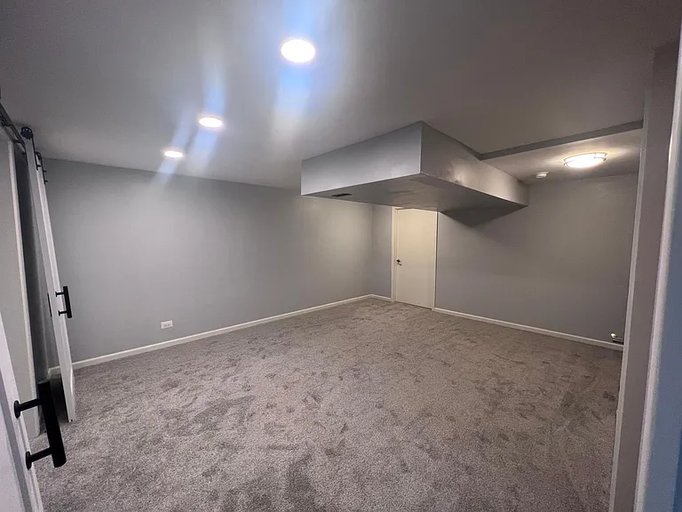886 Swallow St — Photo 18