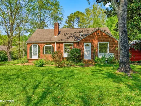 2345 Robinson Rd, Knoxville, TN 37923