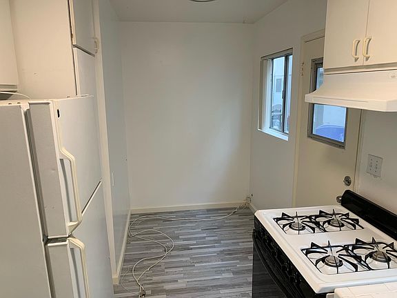 5th image of 807 Coronado Ct APT D