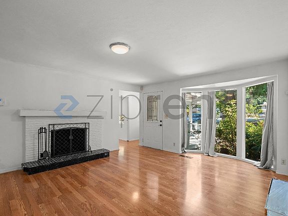 5th image of 17815 8th Ave NE
