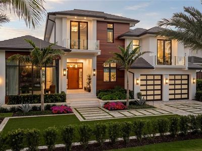 660 21st AVE S, Naples, FL, 34102