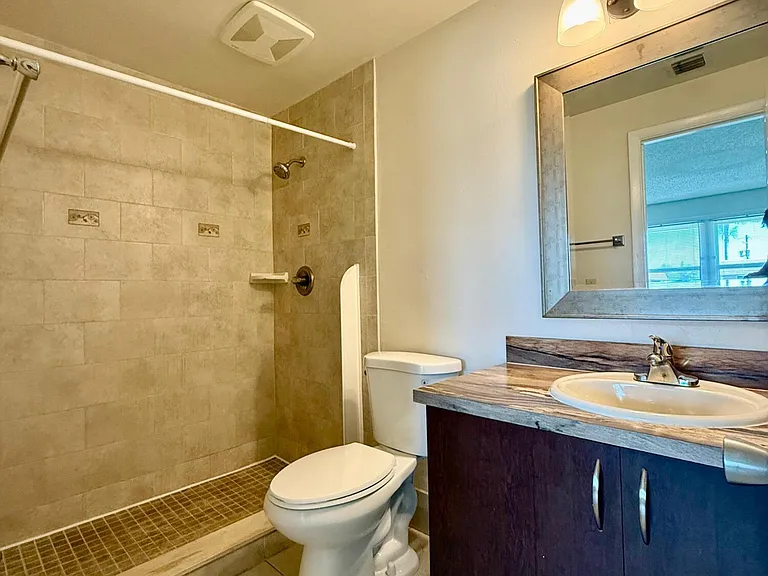 323 Gulfstream Rd — Photo 10