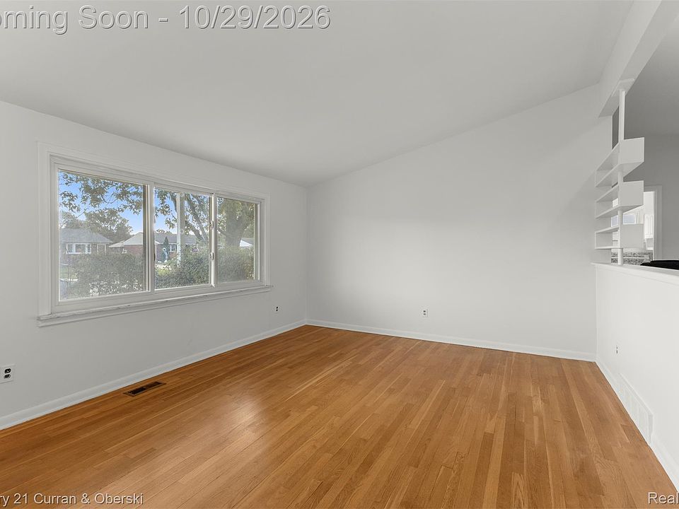 13624 Leroy St, photo 9