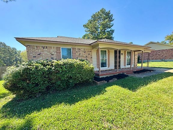 2nd image of 1185 Deer Trail Ln