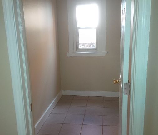 4th image of 731 N Christiana Ave