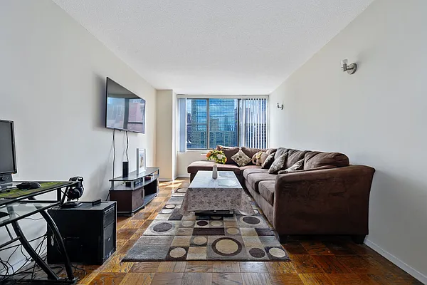 Rented by Compass | media 14