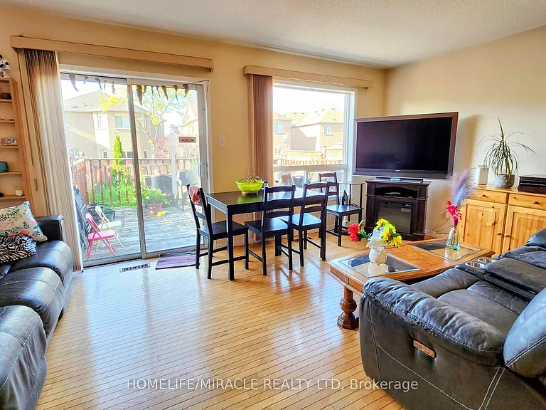 102 Whiteface Cres — Photo 9