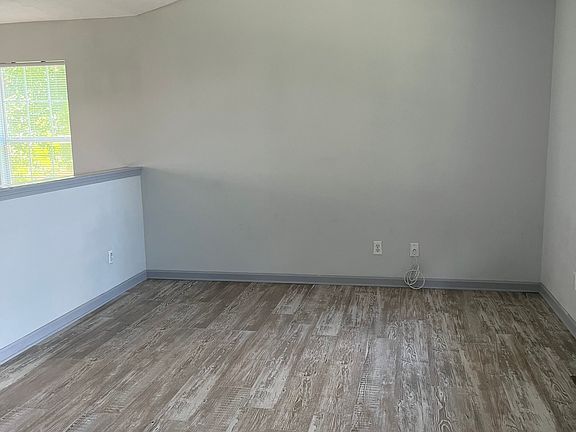 3rd image of 104 Limestone Ln