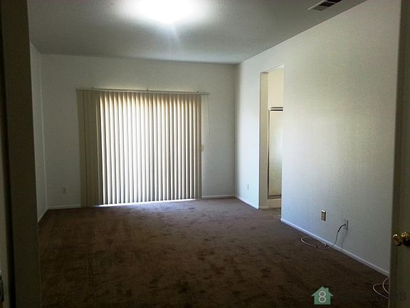 4th image of 14056 Dahlia Dr