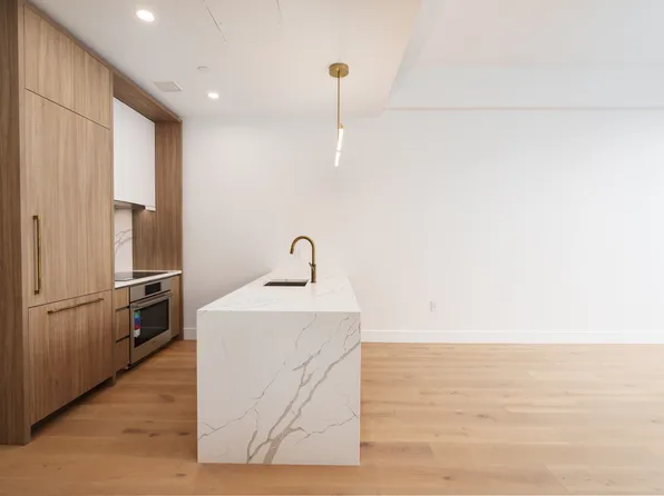 40-46 24th St #5D, Long Island City, NY 11101