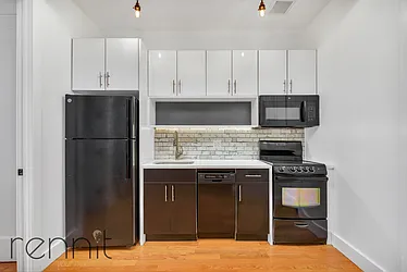 Rented by Rennit Inc.