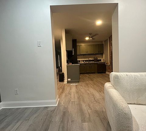 4th image of 3242 Nebraska Ave #2