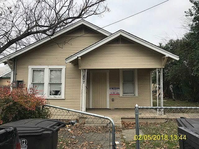 1st image of 207 Douglas Way St