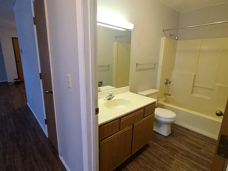 700 Park Ave — Photo 15