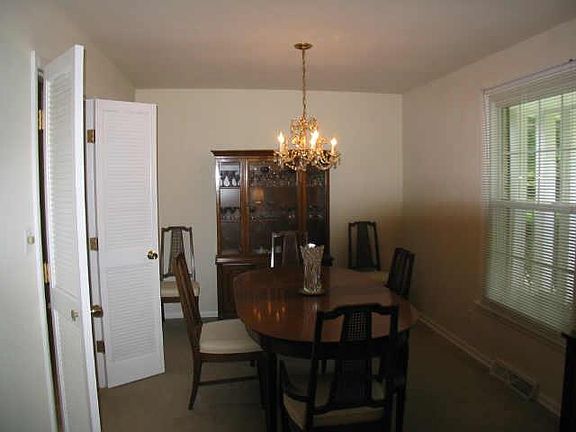 4th image of 8916 N Holliday Dr