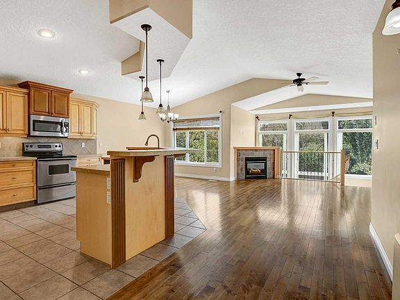 2nd image of 12701 Crystal Lake Dr