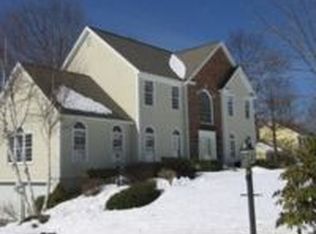 46 Cortland Dr, Bedford, NH 03110