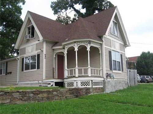 1st image of 805 N Leverett Ave #Downstairs