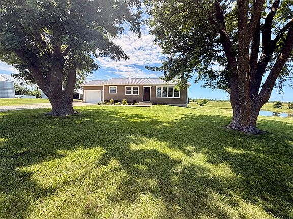 3rd image of 10143 Willow Creek Way