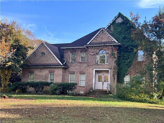 306 Quarter Trak, Yorktown, VA 23693