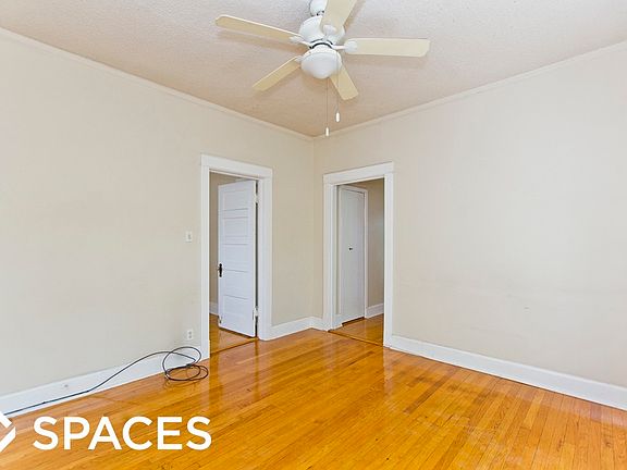 3rd image of 3219 N Leavitt St #Unt