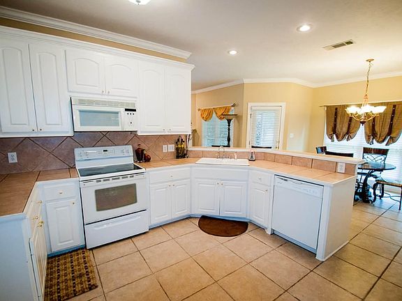 4th image of 249 Woodland Brook Dr