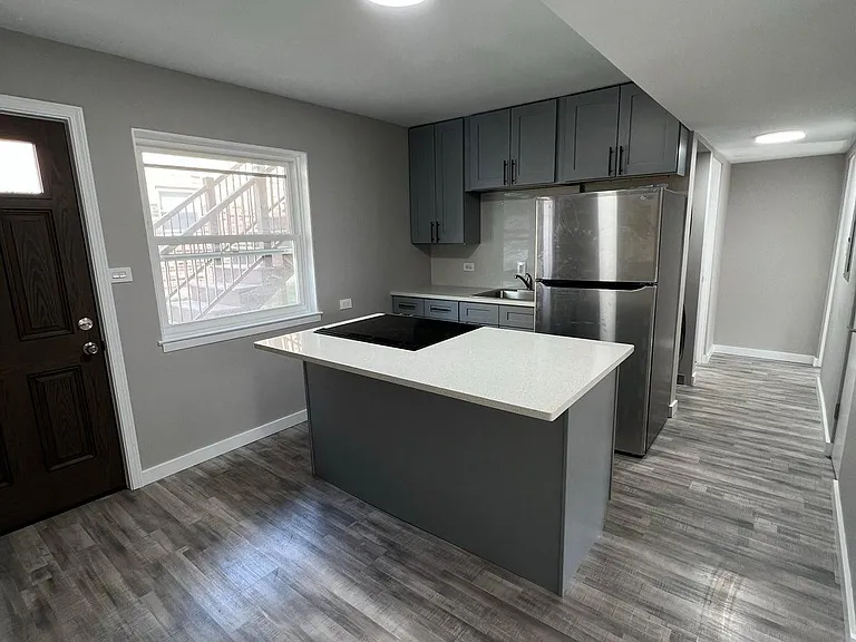 124 Douglas Ave #4 — Photo 2