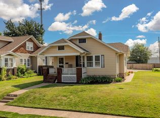 1915 Wilkes Ave, Davenport, IA 52804